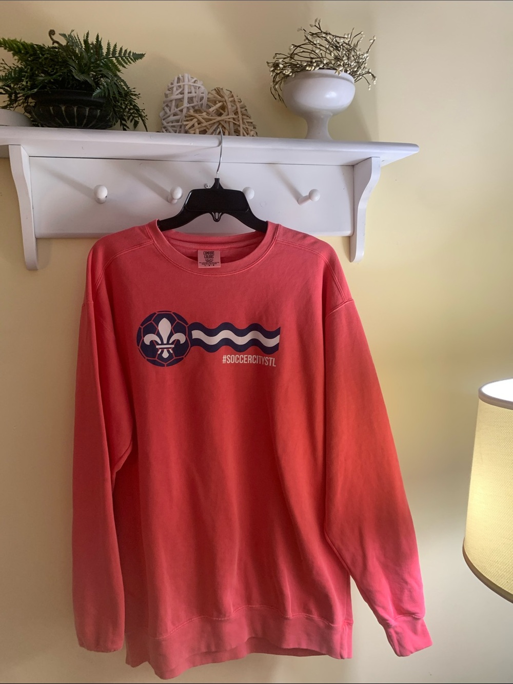 Unbranded women’s ' Coral Long-Sleeve Crewneck Sweatshirt - Soccer City STL